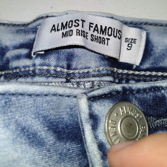 Shorts - Picture 2 of 3